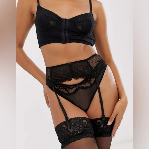 Hunkemöller Black Lace Garter Belt, Size XL - NWT - Picture 1 of 7